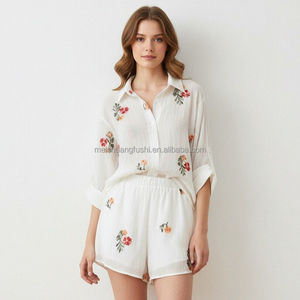 Ensemble coordonné deux pièces brodé <span class=keywords><strong>de</strong></span> fleurs personnalisé pour femmes, <span class=keywords><strong>tenue</strong></span> chemise en lin pour femmes - Product Image 1