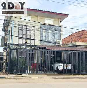 2DaY Consultant Sole Co. Ltd Champú Herbal Natural de Laos Sin Sulfatos Sin Parabenos con Hierba Limón y Aloe Vera Gel para la Salud del Cuero Cabelludo en Envase de Plástico - Product Image 4