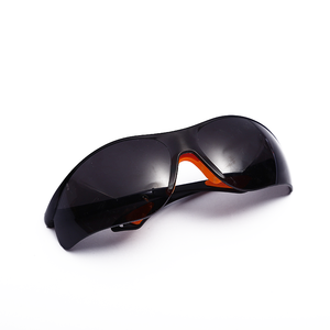 نظارات أمان رخيصة شفافة مضادة للخدش ومقاومة للغبار وحماية للعين بعدسات بلاستيكية مع شعار مخصص - Product Image 2