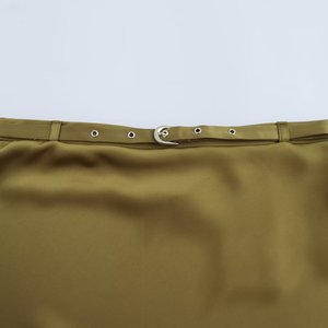 <span class=keywords><strong>Jupe</strong></span> trapèze mi-longue taille haute <span class=keywords><strong>vert</strong></span> olive en tissu <span class=keywords><strong>satin</strong></span>é effet soie élégante pour femme - Product Image 3