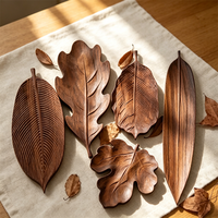 Onregelmatig gevormd dienblad van zwart walnoot massief hout voor kaas, groenten en fruit
