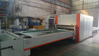 Machine de presse à vide positive et négative en PVC Foshan pour le travail du bois machine à membrane de stratification pour porte d'armoire de cuisine