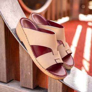 Sandali Artigianali SHIKOL per Uomo, Ciabatte Arabe del Golfo, Pelle Italiana Premium, Soletta in Sughero, Scarpe Formali da Ufficio, Sandali Arabi - Product Image 1