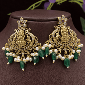 Parure de collier ras-du-cou et boucles d'oreilles en laiton plaqué or antique, motif Déesse Lakshmi, avec perles vertes, bijoux de mariée pour mariage - Product Image 3