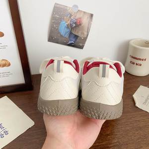 Zapatillas de senderismo transpirables de malla fina para otoño 2026, zapatillas blancas de suela blanda para mujer, zapatillas casuales versátiles para estudiantes. - Product Image 2