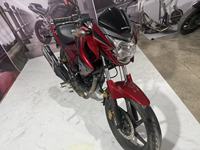 Motocicleta Usada Phantom 150cc EFI de Gasolina, Tipo Street Bike, con Luces LED y Tablero LCD
