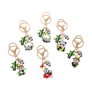 Fabricant chinois de mini porte-clés en alliage de zinc émaillé personnalisés, vente en gros de porte-clés en métal légers personnalisés pour la promotion - Product Image 2