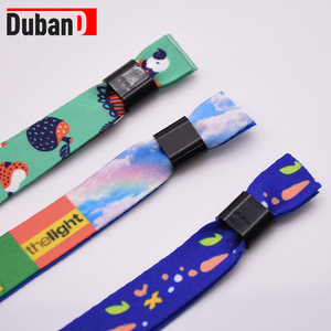 Vente en gros de bracelets en tissu polyester avec logo <span class=keywords><strong>personnalisé</strong></span> avec serrures en <span class=keywords><strong>plastique</strong></span> bracelets en tissu de haute qualité pour événements - Product Image 5