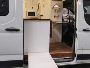 Autocaravana de Lujo Grande |   Remolque familiar para viajes con cocina y baño para viajes por carretera, RV/camper en venta con paneles solares - Product Image 3