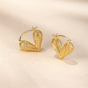 Aretes CANNER con Diseño Artístico Impreso en 3D, Plata de Ley 925, Chapados en Oro de 18K, Forma Ovalada de Corazón, Joyería - Product Image 2