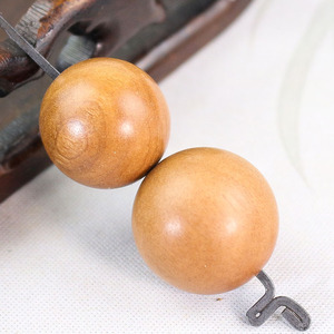 ลูกปัดไม้พุทราทรงกลมขนาด 18 20 มม. ขัดเงาสำหรับทำสร้อยข้อมือ - Product Image 2