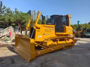 Topadora CAT D7G-2 Usada en Múltiples Escenarios con Cabrestante, Ideal para Carreteras de Montaña, Canteras, Campos Agrícolas, Trabajos de Pavimentación de Cimentaciones de Puentes Pequeños - Product Image 2