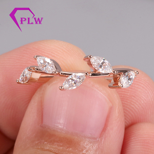 Alianza de diamantes moissanite simple - Alianza Sweet Bliss - Product Image 6