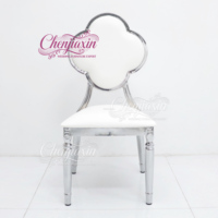 Nouveau design 2026 Chine : Mobilier de mariage pour hôtels, dossier trèfle à quatre feuilles argenté brillant, idéal pour mariages de luxe, réceptions, appartements et parcs