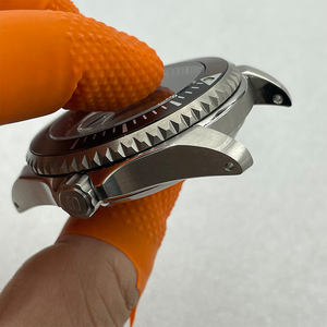 Vente en gros de pièces de montre pour hommes en acier inoxydable 316L avec verre saphir 20 ATM, finition brossée mate en titane, personnalisable, faible MOQ, NH35 - Product Image 4