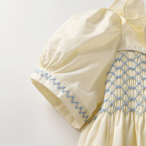 Vestido de Algodón con Bordado Clásico de Marca de Lujo para Niñas, Hecho a Mano, con Cuello de Volantes, Mangas Normales, Color Sólido, para el Verano, para el Uso Diario - Product Image 4