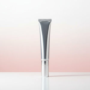 Ácido Hialurónico Líquido Plateado Brillante de Marca Privada OEM en Tubo Exprimible, Voluminizador de <span class=keywords><strong>Labios</strong></span> Extremo, Potenciador de <span class=keywords><strong>Labios</strong></span> Picante, Orgánico y Vegano - Product Image 1