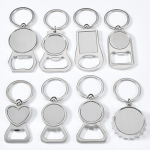 Ouvre-bouteille en métal personnalisé en acier inoxydable gravé porte-clés en alliage de zinc cadeau de mariage personnalisé porte-clés promotionnel - Product Image 2