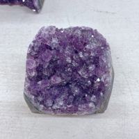 Vente en gros de grappes de géodes de cristal naturel, quartz brut et améthyste pour la guérison ou la décoration intérieure