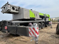 Grue montée sur camion d'occasion de 220 tonnes Zoomlion ZTC2200H, moteur Cummins, capacité nominale de 30 tonnes, modèle 2022, bon état, à vendre