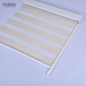 Persiana Enrollable Cebra Manual para Ventana de Sala de Estar - Product Image 4