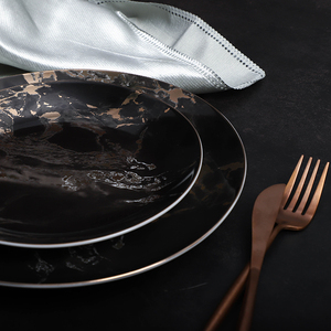 Vente en gros de vaisselle italienne de haute qualité, vaisselle moderne pour restaurant, ensemble d'assiettes en céramique noires de luxe - Product Image 5