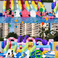 Parc aquatique gonflable avec toboggan aquatique pour piscine et jeu d'eau interactif pour le plaisir en famille en plein air