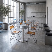 Moderne Industrielle Freizeitmöbel, Edelstahltische, Sitzgruppen und Tragbare Acryl-Klappstühle für Cafés
