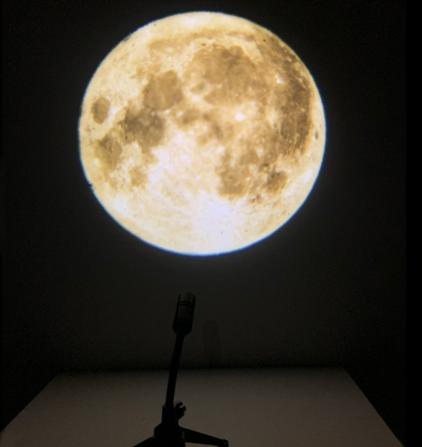 Nero - un solo motivo per la luna