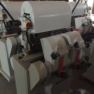 Machine <span class=keywords><strong>de</strong></span> ponçage et <span class=keywords><strong>de</strong></span> polissage à double courroie pour tiges rondes en bois MM2012 avec moteur haute productivité 2,2 kW pour le bordage automatique - Product Image 5