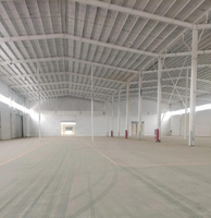 Structure en acier industrielle, bâtiment métallique, entrepôt en acier pour la distribution au détail