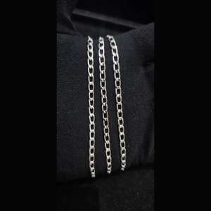 Collier à chaînes fines en argent sterling massif Compagnon décontracté et formel - Product Image 1