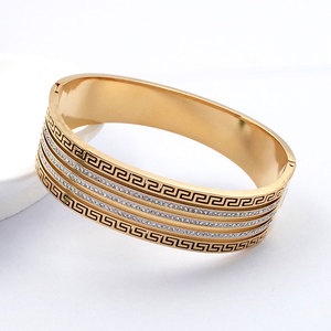 2024 Bán Buôn Sang Trọng 18K Mạ Vàng Chunky Khắc Vòng Đeo Tay Bằng Thép Không Gỉ Với Kim Cương Thép Không Gỉ Bangle Đối Với Phụ Nữ - Product Image 6