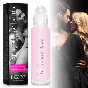 IKZEE Night <span class=keywords><strong>Club</strong></span> Grossiste Pure Instinct <span class=keywords><strong>Parfum</strong></span> <span class=keywords><strong>de</strong></span> Phéromones Féminines <span class=keywords><strong>de</strong></span> Haute Qualité pour Femmes Spray pour Attirer les Hommes - Product Image 5