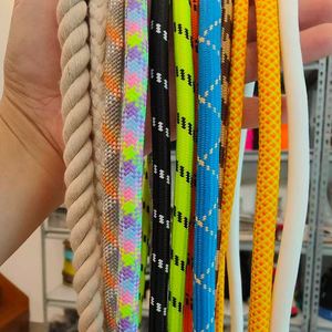 Cordons à cordonnet personnalisés tressés en polyester 100% enduit, haute ténacité, écologiques, imperméables, diamètre 4 mm, longueur 1,4 m, pour vêtements - Product Image 1