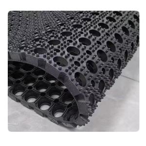 Tapete Antifatiga de Caucho Reciclado Premium con Orificios, Fácil de Limpiar, para Cocina Comercial, Procesamiento de Alimentos y Espacios Húmedos - Product Image 5