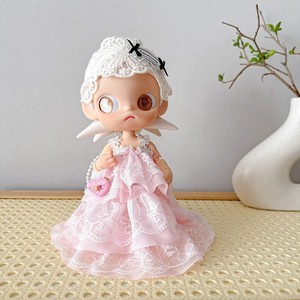 Robe en dentelle blanche avec bandeau fleuri pour poupée de 20cm, tenue de mode de style occidental pour jouet de dessin animé - Product Image 4