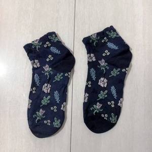 Lot mixte de surplus de vêtements : Chaussettes décontractées pour femmes, style <span class=keywords><strong>japonais</strong></span>, à <span class=keywords><strong>motif</strong></span> floral, à volants délicats, montantes à la cheville, à prix bas pour la revente - Product Image 2