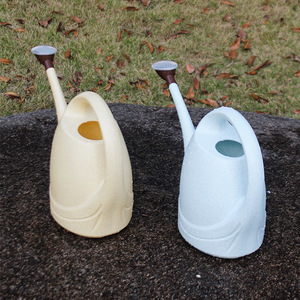 <span class=keywords><strong>3.5L</strong></span> thiết kế dễ thương 2 Màu sắc Nhựa tưới nước có thể với xử lý và vòi phun dài - Product Image 3