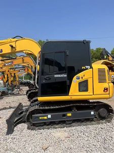 <b>Cheap</b> Price Komatsu Japan Secondhand Used Digger Used PC70 7Ton Crawler Second Hand Used Mini Excavator - Product Image 1