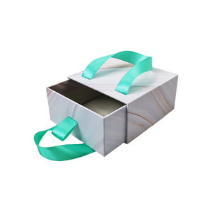 Cadeau personnalisé de haute qualité pour femmes boîte-cadeau pliante 2mm couvercle à rabat en papier revêtement UV fermeture magnétique emballage d'expédition élé<span class=keywords><strong>gant</strong></span> - Product Image 6