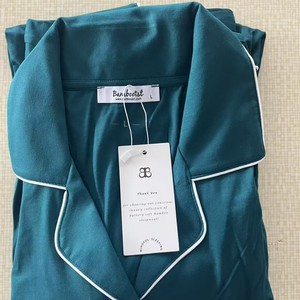 Set Pigiama da Donna in Viscosa di Bambù, Maniche Corte con Bottoni, Abbigliamento da Notte Morbido e Fresco, Completo con Pantaloncini per Chi Soffre il Caldo - Product Image 5