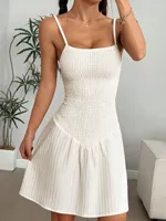 Robe dos nu à col en V pour femme, style français, tenue de vacances, blanche, prête à être expédiée