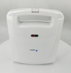 CE GS Certifié Ménage En Plastique Antiadhésif Enduit 4 Tranches Thermostat Réglable Électrique Coeur Gaufre Sandwich Maker - Product Image 1