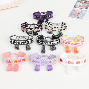 Bracelet personnalisé en tissu tressé avec pompon, logo lettre brodé, ajustable, fait main, pour maman - Product Image 3