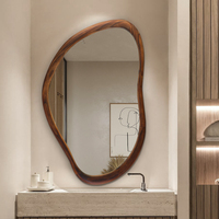 Miroir mural moderne à cadre irrégulier, miroir suspendu écologique pour salon, salle de séjour et projets d'aménagement intérieur d'hôtels