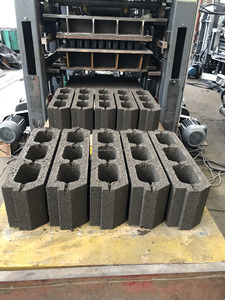 Máquina de Fabricación de Ladrillos de Hormigón y Cemento QT8-15 de Grado Industrial, Totalmente Automática e Hidráulica, para Bloques Huecos - Product Image 2