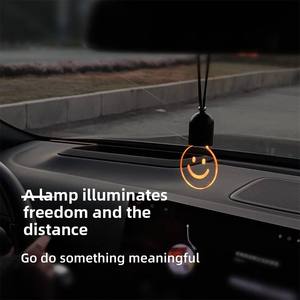 Pendentif lumineux créatif en forme de visage souriant pour voiture, veilleuse décorative pour rétroviseur, cadeau pour petit ami - Product Image 2