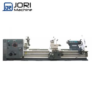 Torno manual de alta precisión CW6280 Torno de cabeza de engranaje Distancia de 2000mm entre centros para metal - Product Image 1