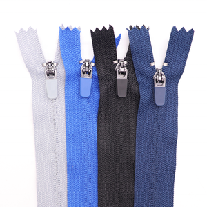 Bán Tự Động Khóa Puller Xoắn Ốc Polo Dây Kéo <span class=keywords><strong>Nylon</strong></span> Túi Dây Kéo Cho Quần Đóng End Xếp <span class=keywords><strong>Nylon</strong></span> Cuộn Dây Dây Kéo - Product Image 1